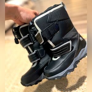 Lands End boys winter boots